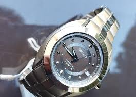 Seiko SKA897P1 analog quartz movement men's watch